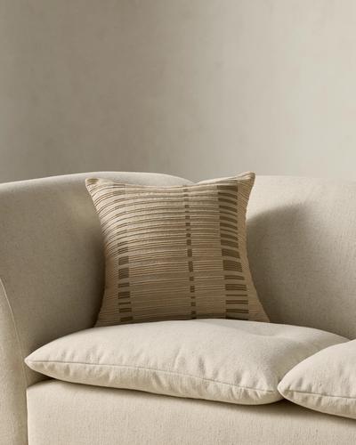Jalyn Pillow | Joon Loloi